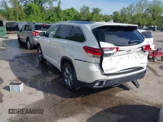 2019 Toyota Highlander Limited with VIN 5TDDZRFH8KS968209, listed as a IAAI auction lot 42141556 with 77,052 mi miles and . Bid and sale history available at DreamBid. Image 3.