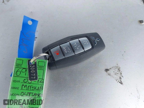 2024 Mitsubishi Outlander SE z VIN JA4J3VA89RZ076932, wystawiony jako IAAI lot #42387815 z przebiegiem 18 228 mil mil oraz . Historia ofert i sprzedaży dostępna na DreamBid. Obrazek 11.