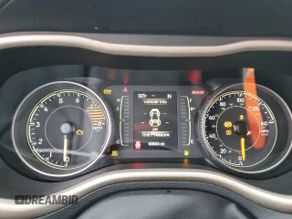 2017 Jeep Cherokee 75th Anniversary Edition с VIN 1C4PJMCS8HW509438, выставлен на аукционе Copart как лот 80353184 с пробегом 63 503 миль миль и Списание • Salvage title. История ставок и продаж доступна на DreamBid. Изображение 9.