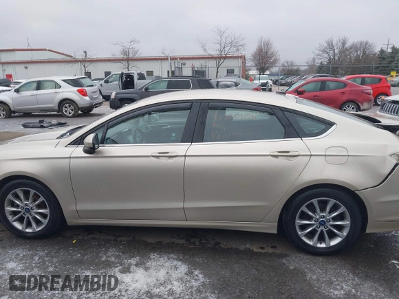 2017 Ford Fusion SE with VIN 3FA6P0HDXHR412215, listed as a IAAI auction lot 41520106 with 100,001 mi miles. Bid and sale history available at carsss.com. Image 14.