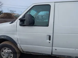 2009 Ford Econoline Cargo z VIN 1FTNE24L99DA19725, wystawiony jako IAAI lot #41652405 z przebiegiem Nie podano mil oraz . Historia ofert i sprzedaży dostępna na DreamBid. Obrazek 6.