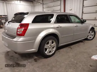 2005 Dodge Magnum z VIN 2DRGZR8V15H587486, wystawiony jako IAAI lot #42040578 z przebiegiem 179 158 mil mil oraz . Historia ofert i sprzedaży dostępna na DreamBid. Obrazek 4.