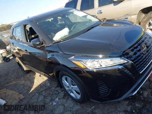 2024 Nissan Kicks S with VIN 3N1CP5BV6RL584051, listed as a IAAI auction lot 40996927 with 802 mi miles. Bid and sale history available at carsss.com. Image 1.