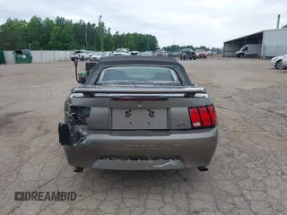 2001 Ford Mustang Deluxe z VIN 1FAFP44411F159656, wystawiony jako IAAI lot #42123128 z przebiegiem 191 814 mil mil oraz . Historia ofert i sprzedaży dostępna na DreamBid. Obrazek 17.