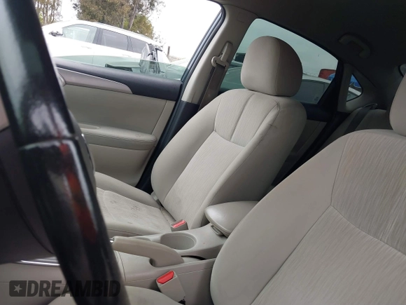 2015 Nissan Sentra S with VIN 3N1AB7AP4FY363387, listed as a IAAI auction lot 41862097 with 132,970 mi miles. Bid and sale history available at carsss.com. Image 14.