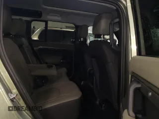 2025 Land Rover Defender S с VIN SALEJ7EXXS2363343, выставлен на аукционе Copart как лот 47466005 с пробегом 118 миль миль и Списание • Salvage title. История ставок и продаж доступна на DreamBid. Изображение 10.