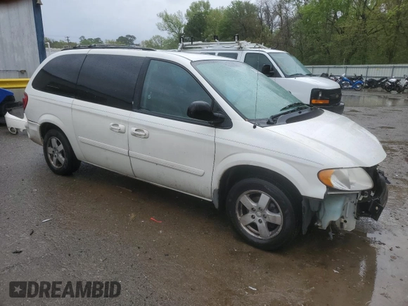 2007 Dodge Grand Caravan SXT with VIN 2D4GP44L57R203717, listed as a Copart auction lot 51080925 with 138,159 mi miles and Salvage Title. Bid and sale history available at DreamBid. Image 4.
