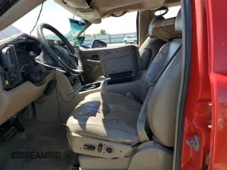 2004 GMC Sierra 2500HD SLE z VIN 1GTHK23U64F237540, wystawiony jako Copart lot #56129875 z przebiegiem 296 217 mil mil oraz Szkoda całkowita • Salvage title. Historia ofert i sprzedaży dostępna na DreamBid. Obrazek 7.