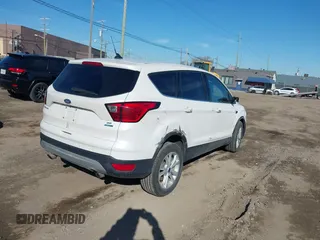 2019 Ford Escape SE with VIN 1FMCU9GD6KUA69877, listed as a IAAI auction lot 41826062 with 41,083 mi miles. Bid and sale history available at carsss.com. Image 4.