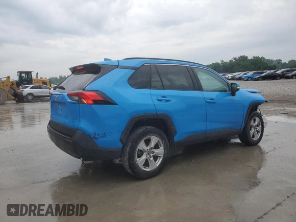 2021 Toyota RAV4 XLE with VIN 2T3P1RFV2MC142047, listed as a Copart auction lot 59095105 with 90,624 mi miles and Salvage title. Bid and sale history available at DreamBid. Image 3.