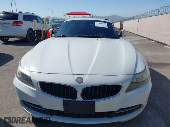 2009 BMW Z4 sDrive30i with VIN WBALM53549E161311, listed as a IAAI auction lot 41985897 with 112,997 mi miles. Bid and sale history available at carsss.com. Image 12.