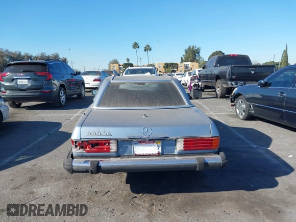 1985 Mercedes-Benz 380 z VIN WDBBA45C6FA020254, wystawiony jako IAAI lot #41254573 z przebiegiem 74 344 mil mil oraz . Historia ofert i sprzedaży dostępna na DreamBid. Obrazek 16.
