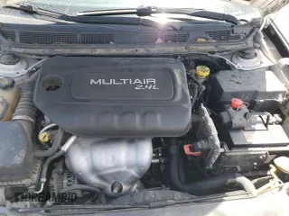 2015 Dodge Dart SXT z VIN 1C3CDFBB6FD180111, wystawiony jako Copart lot #62016165 z przebiegiem 127 068 mil mil oraz Szkoda całkowita • Salvage title. Historia ofert i sprzedaży dostępna na DreamBid. Obrazek 9.