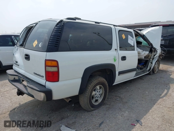 2001 Chevrolet Suburban LT with VIN 3GNEC16T41G247854, listed as a IAAI auction lot 41784889 with 1 mi miles. Bid and sale history available at carsss.com. Image 4.