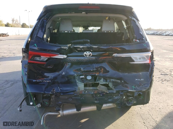 2024 Toyota Grand Highlander Hybrid XLE with VIN 5TDACAB58RS010408, listed as a Copart auction lot 52630205 with 5,083 mi miles and Salvage Title. Bid and sale history available at carsss.com. Image 6.
