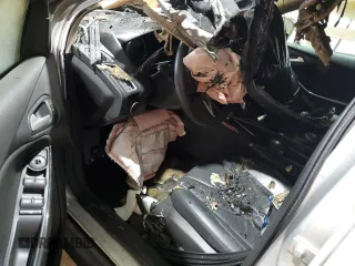 2017 Ford Focus Titanium с VIN 1FADP3N20HL274033, выставлен на аукционе Copart как лот 57295925 с пробегом Не указан миль и Списание • Salvage title. История ставок и продаж доступна на DreamBid. Изображение 8.