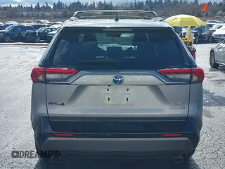 2021 Toyota RAV4 Hybrid XSE with VIN 4T3E6RFV1MU057532, listed as a IAAI auction lot 41713474 with 22,164 mi miles. Bid and sale history available at carsss.com. Image 17.