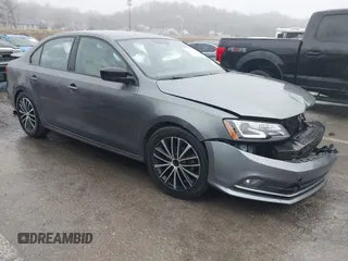 2015 Volkswagen Jetta SE с VIN 3VWD17AJ7FM320420, выставлен на аукционе IAAI как лот 41495266 с пробегом 132 031 миль миль и . История ставок и продаж доступна на DreamBid. Изображение 1.