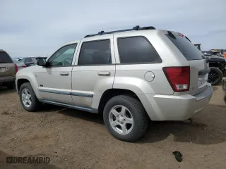 2007 Jeep Grand Cherokee Laredo with VIN 1J8HR48N27C632418, listed as a Copart auction lot 49002915 with 115,855 mi miles and Clean Title. Bid and sale history available at carsss.com. Image 2.