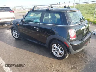 2012 MINI Hardtop with VIN WMWSU3C50CT185690, listed as a IAAI auction lot 42367571 with 63,303 mi miles and . Bid and sale history available at DreamBid. Image 3.