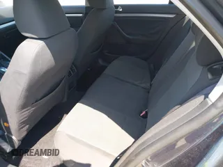 2010 Volkswagen Jetta S с VIN 3VWJX7AJ2AM077528, выставлен на аукционе IAAI как лот 39163957 с пробегом 125 644 миль миль и . История ставок и продаж доступна на DreamBid. Изображение 8.