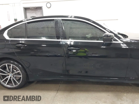 2021 BMW 3 Series 330i with VIN 3MW5R1J04M8B69186, listed as a IAAI auction lot 41576590 with 1 mi miles. Bid and sale history available at carsss.com. Image 12.
