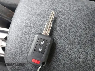 2023 Mitsubishi Outlander ES z VIN JA4ARUAU9PU007786, wystawiony jako IAAI lot #42343050 z przebiegiem 27 507 mil mil oraz . Historia ofert i sprzedaży dostępna na DreamBid. Obrazek 11.