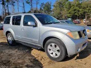 2006 Nissan Pathfinder SE with VIN 5N1AR18U46C627598, listed as a IAAI auction lot 41527404 with 124,763 mi miles. Bid and sale history available at carsss.com. Image 1.