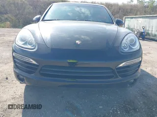 2014 Porsche Cayenne z VIN WP1AA2A24ELA01220, wystawiony jako IAAI lot #41077318 z przebiegiem 80 779 mil mil oraz . Historia ofert i sprzedaży dostępna na DreamBid. Obrazek 6.