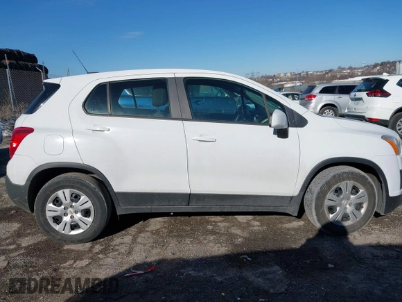 2015 Chevrolet Trax LS with VIN KL7CJKSB8FB113628, listed as a IAAI auction lot 41465345 with 89,245 mi miles. Bid and sale history available at carsss.com. Image 12.