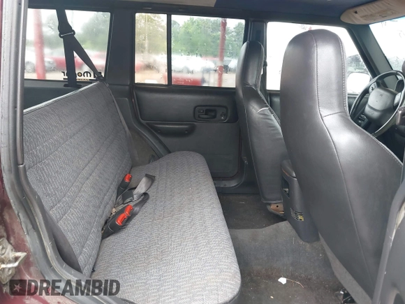 2000 Jeep Cherokee with VIN 1J4FT48S1YL249541, listed as a IAAI auction lot 42111925 with 361,482 mi miles and . Bid and sale history available at DreamBid. Image 8.