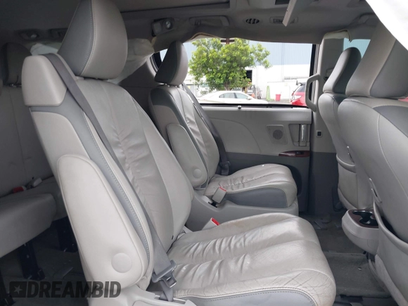 2012 Toyota Sienna XLE with VIN 5TDDK3DC9CS042847, listed as a IAAI auction lot 40970090 with 101,813 mi miles. Bid and sale history available at carsss.com. Image 8.
