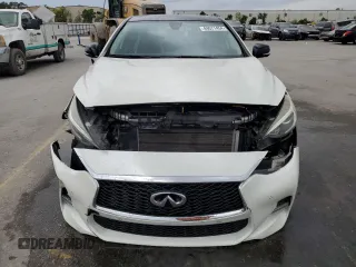 2018 Infiniti QX30 ESSENTIAL with VIN SJKCH5CP2JA047793, listed as a Copart auction lot 49071454 with 43,124 mi miles. Bid and sale history available at carsss.com. Image 5.