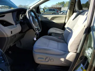 2019 Toyota Sienna LE Auto Access Seat with VIN 5TDKZ3DC0KS973674, listed as a Copart auction lot 50454255 with 99,206 mi miles and Salvage Title. Bid and sale history available at DreamBid. Image 7.