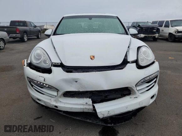 2014 Porsche Cayenne with VIN WP1AA2A21ELA96609, listed as a Copart auction lot 45819215 with 37,746 mi miles and Salvage Title. Bid and sale history available at DreamBid. Image 5.