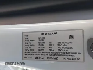2023 Tesla Model 3 z VIN 5YJ3E1EA1PF545223, wystawiony jako IAAI lot #41591588 z przebiegiem 26 523 mil mil oraz . Historia ofert i sprzedaży dostępna na DreamBid. Obrazek 9.