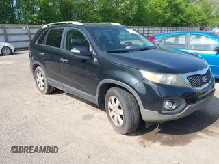 2012 Kia Sorento LX with VIN 5XYKT4A63CG189123, listed as a IAAI auction lot 42137121 with 329,389 mi miles. Bid and sale history available at carsss.com. Image 1.
