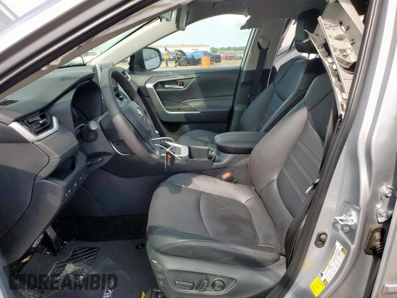 2025 Toyota RAV4 XLE Premium with VIN 2T3A1RFV6SC501208, listed as a Copart auction lot 58130915 with 5,196 mi miles and Salvage title. Bid and sale history available at DreamBid. Image 7.
