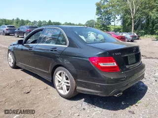 2013 Mercedes-Benz C-Class C 300 Sport with VIN WDDGF8AB2DA835261, listed as a IAAI auction lot 40195052 with 62,511 mi miles. Bid and sale history available at carsss.com. Image 3.