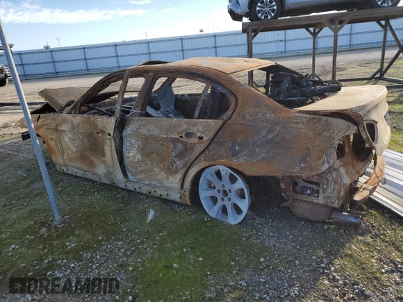 2006 BMW 3 Series 330i with VIN WBAVB33526PS15062, listed as a Copart auction lot 85921684 with Not provided miles and Non repairable. Bid and sale history available at DreamBid. Image 2.