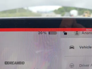 2025 Tesla Model Y Long Range z VIN 7SAYGAEE3SF264491, wystawiony jako IAAI lot #42292489 z przebiegiem 3 543 mil mil oraz . Historia ofert i sprzedaży dostępna na DreamBid. Obrazek 18.