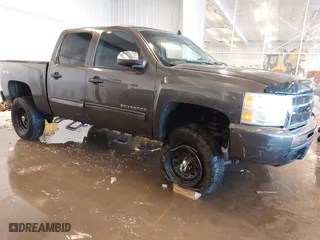 2011 Chevrolet Silverado 1500 LS with VIN 3GCPKREA0BG138487, listed as a IAAI auction lot 41305551 with 101,583 mi miles. Bid and sale history available at carsss.com. Image 1.