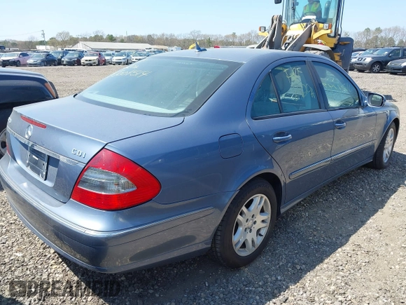 2007 Mercedes-Benz E-Class 3.0L with VIN WDBUF22X17B077446, listed as a IAAI auction lot 42114926 with 999,999 mi miles. Bid and sale history available at carsss.com. Image 4.