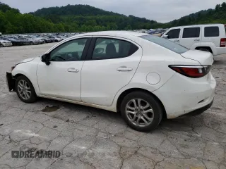 2016 Scion iA z VIN 3MYDLBZV3GY100873, wystawiony jako Copart lot #58972413 z przebiegiem 223 551 mil mil oraz . Historia ofert i sprzedaży dostępna na DreamBid. Obrazek 2.
