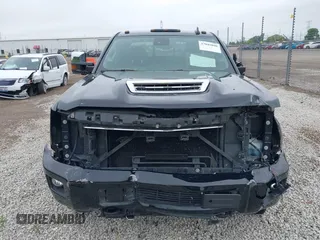 2019 Chevrolet Silverado 2500HD LTZ with VIN 1GC1KTEY5KF151527, listed as a IAAI auction lot 37045890 with 120,233 mi miles. Bid and sale history available at carsss.com. Image 6.