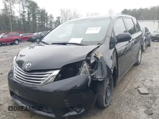 2017 Toyota Sienna XLE Auto Access Seat with VIN 5TDYZ3DC4HS784545, listed as a IAAI auction lot 41427309 with 85,244 mi miles. Bid and sale history available at carsss.com. Image 2.
