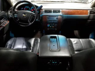 2010 Chevrolet Tahoe LT z VIN 1GNUKBE02AR249128, wystawiony jako Copart lot #79058594 z przebiegiem 121 354 mil mil oraz Szkoda całkowita • Salvage title. Historia ofert i sprzedaży dostępna na DreamBid. Obrazek 8.
