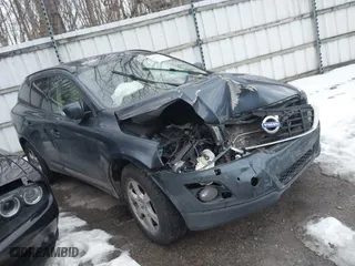2010 Volvo XC60 3.2L with VIN YV4960DZ2A2064199, listed as a IAAI auction lot 41307658 with 72,194 mi miles. Bid and sale history available at carsss.com. Image 1.