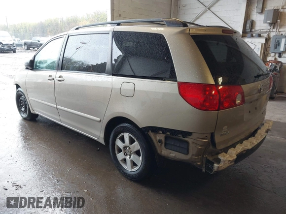 2007 Toyota Sienna CE with VIN 5TDZK23C27S048500, listed as a IAAI auction lot 42021597 with 169,307 mi miles. Bid and sale history available at carsss.com. Image 3.