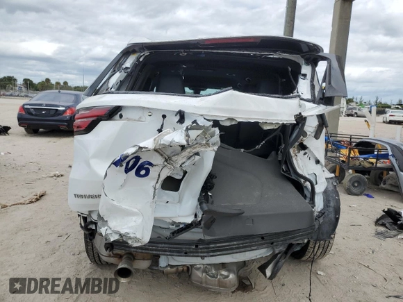 2023 Chevrolet Traverse LS z VIN 1GNERFKW3PJ256533, wystawiony jako Copart lot #81141984 z przebiegiem 12 213 mil mil oraz Szkoda całkowita • Salvage title. Historia ofert i sprzedaży dostępna na DreamBid. Obrazek 6.